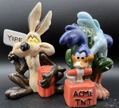 #ad Looney Tunes Wile E Coyote Road Runner Ceramic Salt and Pepper Shakers VTG 1993