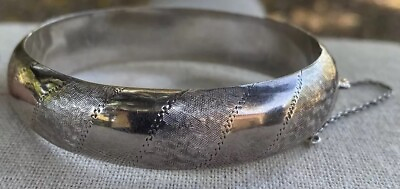 #ad Sterling Silver Etched Hinged Bangle Bracelet Safety 1 2”wide Fits Sz 7 Vintage