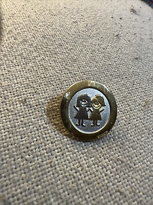 #ad TWO TONE PIN LITTLE GIRLS SILVER GOLD FRIENDS