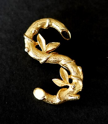 #ad Vintage Sarah Coventry Bamboo S Brooch Pin Initial Gold Tone Metal Tropical