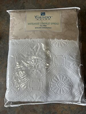 #ad Ivory Matelasse Medallion Scalloped Reversible Cotton Quilt Set Coverlet