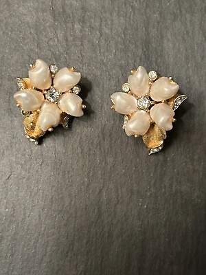 #ad Vintage Crown Trifari Sorrento Baby Tooth Pearl Rhinestone Gold Tone Earrings