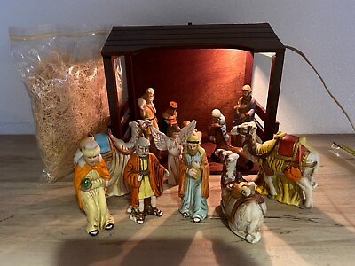 #ad Vtg 1980s 16 Pcs Nativity Set Creche Ceramic Figurines amp; Lighted Wooden Stable