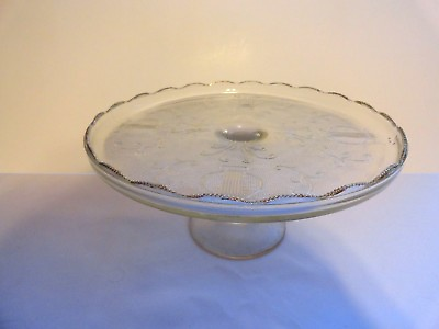 #ad VINTAGE 10quot; PEDESTAL CAKE PLATE GOLD DETAILING HARP DESIGN FROM THE 1940#x27;s