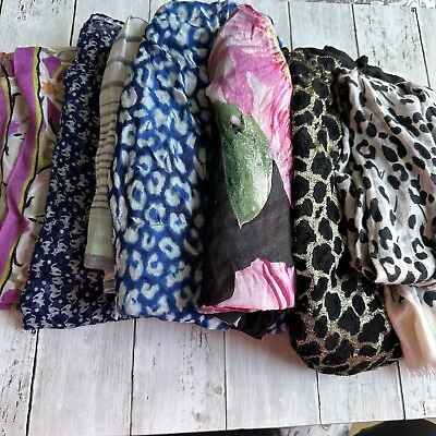 #ad PREOWNED LOT OF 7 WOMENS SCARVES GAP AMERICAN EAGLE EXPRESS