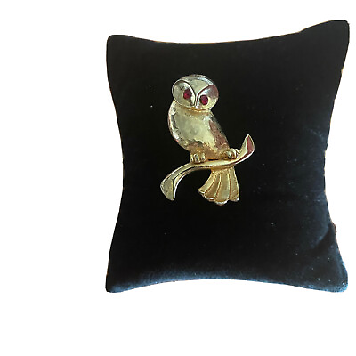 #ad Vintage Owl Pin Gold Tone Red Crystal Rhinestone Eyes Metal 1.5” EUC Barn Owl