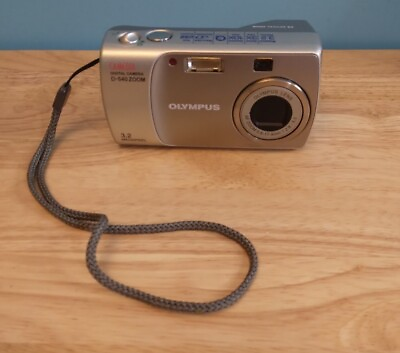 #ad Olympus CAMEDIA D 540 Zoom 3.2MP Digital Camera Silver Parts Or Repair