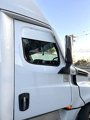 #ad FREIGHTLINER CASCADIA CHOP TOP 7 INCH SIZE IN WHITE FINISH
