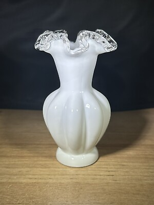 #ad Vintage Fenton Milk Glass Silver Crest Ruffled Melon Vase 6”