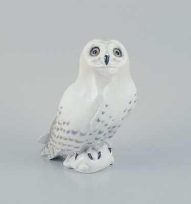 #ad Royal Copenhagen. Large porcelain figurine of a white snowy owl. Before 1900.