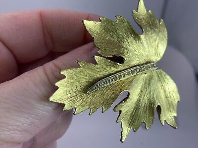 #ad Leaf Maple Rhinestone HUGE Vintage Gold Brooch Pin M 2543