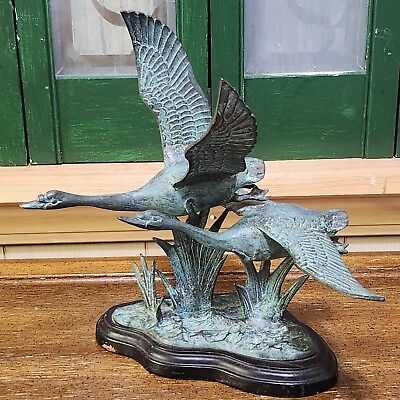 #ad Vintage Bronze Geese in Flight Sculpture Patina Wildlife Decor Figurine On Base