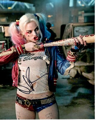 #ad MARGOT ROBBIE signed 8x10 SUICIDE SQUAD HARLEY QUINN photo