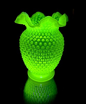 #ad Fenton Glass Hobnail Ruffle Top Vase Rare URANIUM glows Vintage Vtg