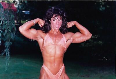#ad ANNIE RIVIECCIO Bodybuilder FOUND PHOTO Color MUSCLE WOMAN EN 22 53 C