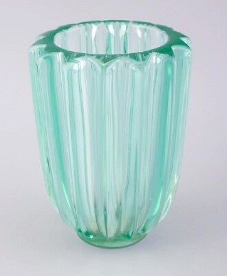 #ad Pierre Gire 1901 1984 aka Pierre d#x27;Avesn. Art Deco vase in green art glass