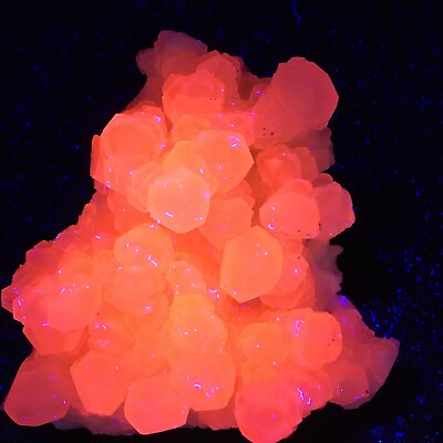 #ad 440g New Product Naturally Rare Pink Fluorescent Benz Calcite comes from China