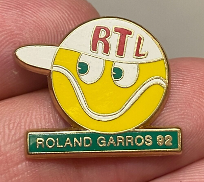 #ad 🤩 PINS Roland GARROS RTL 1992 signé Decat Paris. 77