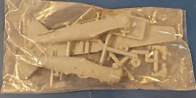 #ad 1 72 Vintage British Fighter Hawker hurricane mki model kit WWII Or At 6 Texan?