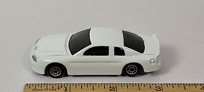 #ad Chevrolet Monte Carlo 2004 White Stock Welly Toy Car Rare Vintage 2029