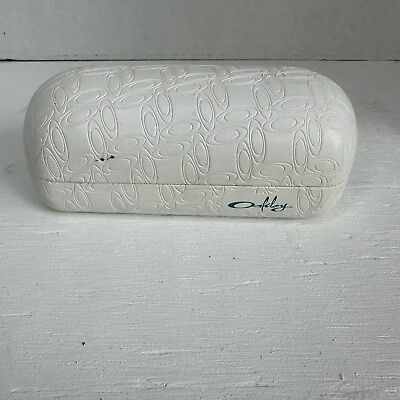 #ad Oakley White Embossed Leatherette Hard Clamshell Protective Sunglasses Case
