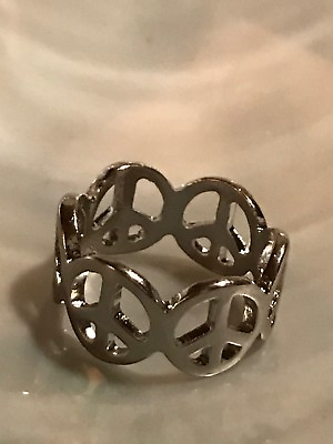 #ad Estate Cut Out Silvertone Peace Sign Band Ring Size 6.5 width of ring is 3 8th