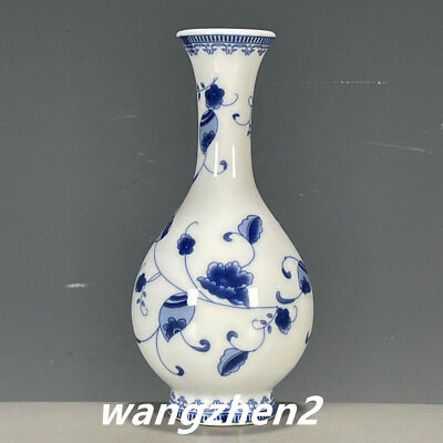 #ad Exquisite Chinese Porcelain Blue and White Porcelain Flower Pattern Vase