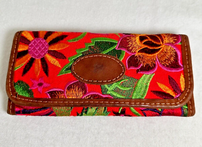 #ad Colorful Embroidered Floral Tri Fold Women#x27;s Wallet NWOT 3 1 2quot; X 7 1 2quot;