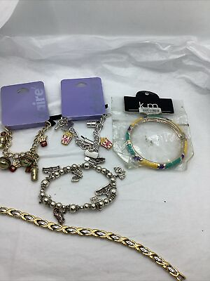 #ad Mixed Lot Of 5 Costume Jewelry Bracelets.