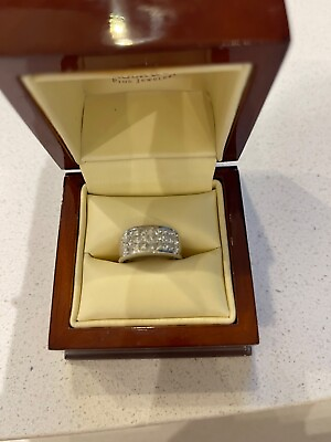 #ad Lady#x27;s 18kt white gold Diamond ring with 27 princess cut diamonds