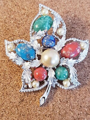#ad SARAH COV Vintage Flower Leaf Pearl Marbled Lucite Silver Tn Brooch Pin