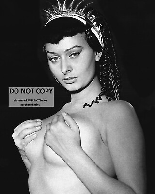 #ad SOPHIA LOREN ON SET OF quot;TWO NIGHTS WITH CLEOPATRAquot; 8X10 PUBLICITY PHOTO DD972