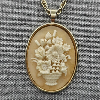 #ad Vintage Flower Cameo Necklace Gold Tone Cream Resin Bouquet Floral 24quot;