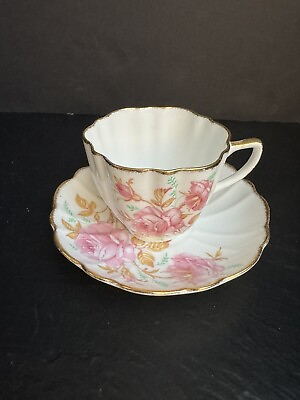 #ad Vintage Old Royal Bone China Tea Cup And Saucer Floral Pattern Gold Trim