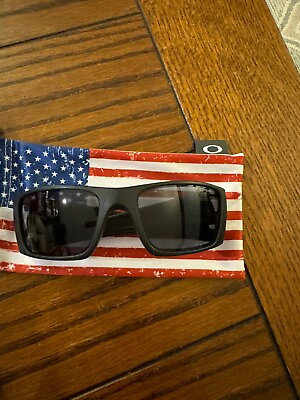 #ad OAKLEY GASCAN SUNGLASSES BLACK WITH AMERICAN FLAG EMBLEM AND BAG PREOWNED