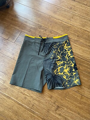 #ad Oakley Board Shorts Sz 30 Biscuit Flower Seamless 18quot; Dark Brush NWT Swim Shorts