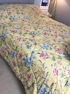 #ad Laura Ashley Yellow Floral Reversible Cottage Comforter King Size 91” X 102” VTG