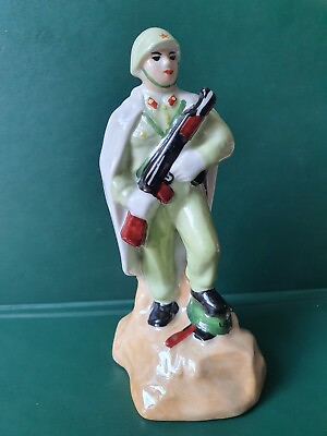 #ad Rare Figurine quot;Korean Soldierquot; Porcelain Painting Korea 1960 1970. Rarity