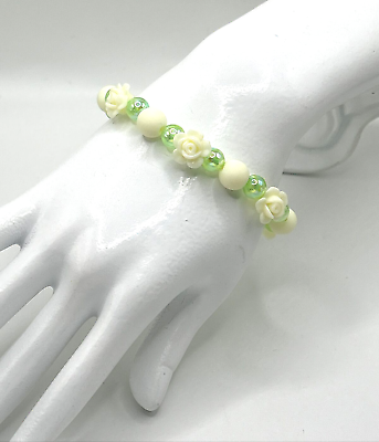 #ad SPRING FLOWERS 7.5quot; Beaded Stretch Bracelet WHITE Roses Green Acrylic Pearls