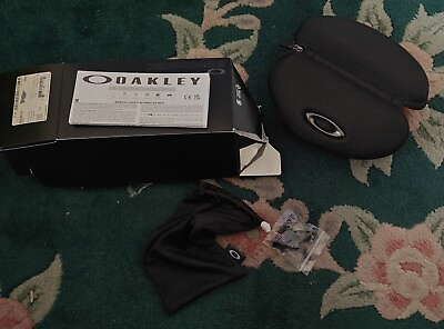 #ad Genuine Oakley Clamshell Case with pouch And replacement Nose Piece